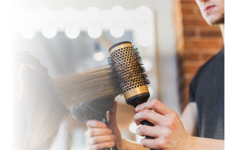 Finalização Profissional e Técnicas de Fixação: O Toque Final para um Penteado Perfeito
